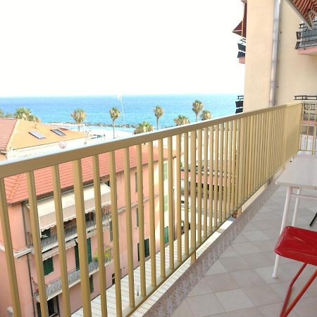 Casa Fronte Mare Apartment Ventimiglia Bagian luar foto