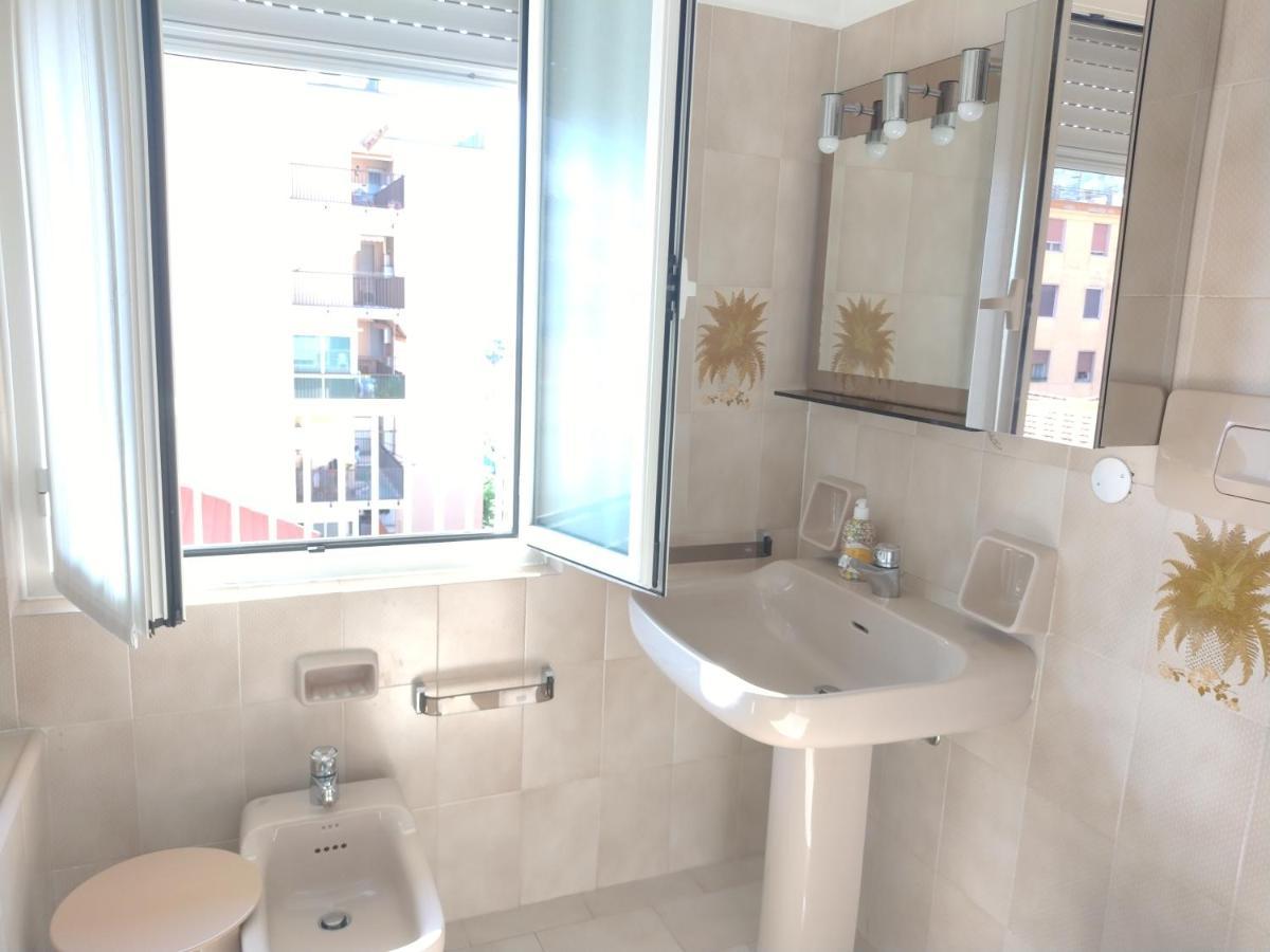 Casa Fronte Mare Apartment Ventimiglia Bagian luar foto