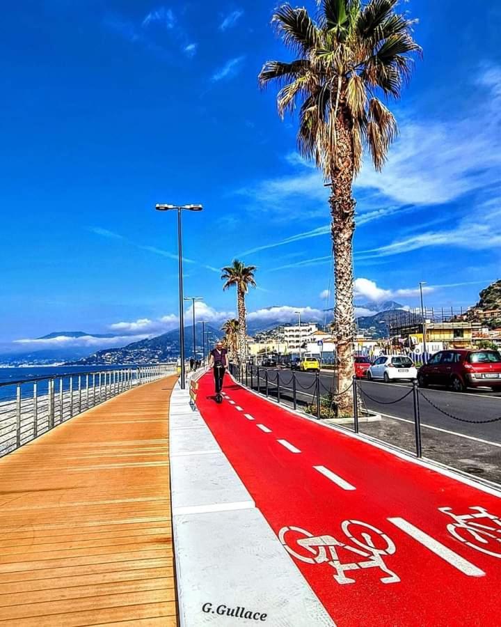 Casa Fronte Mare Apartment Ventimiglia Bagian luar foto